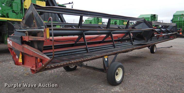 image for item HN9108 2000 Case IH 1042  draper head