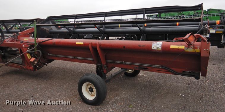 image for item HN9108 2000 Case IH 1042  draper head