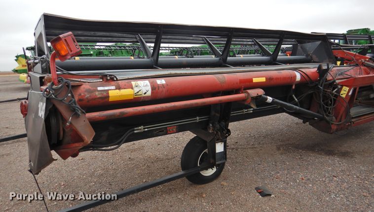 image for item HN9108 2000 Case IH 1042  draper head