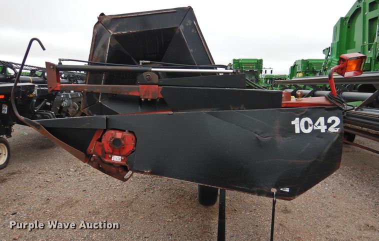 image for item HN9108 2000 Case IH 1042  draper head