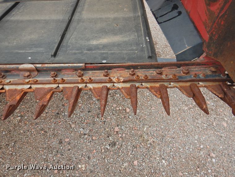 image for item HN9108 2000 Case IH 1042  draper head