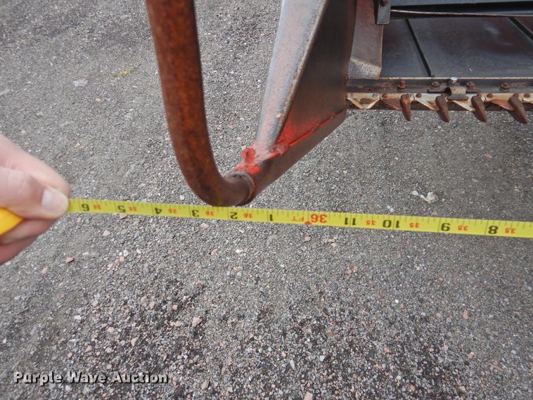 image for item HN9108 2000 Case IH 1042  draper head