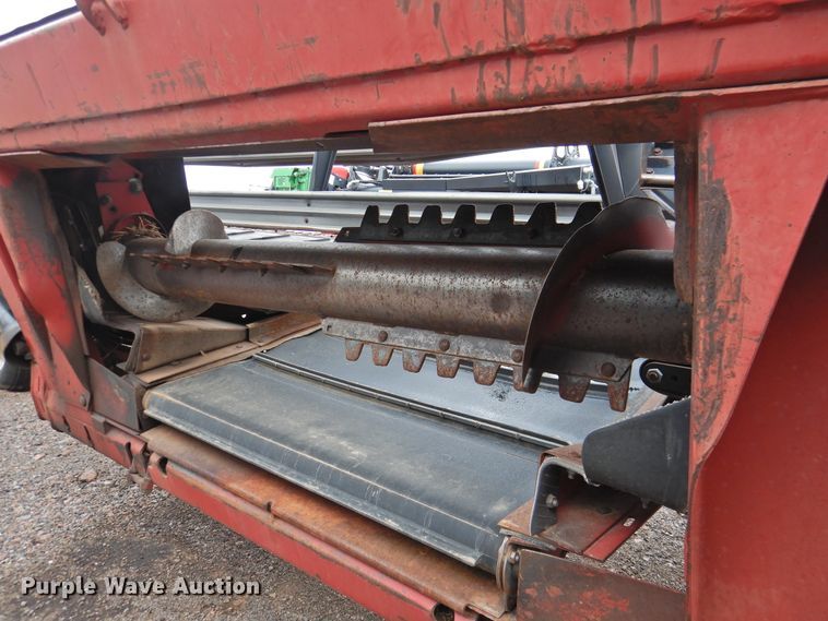 image for item HN9108 2000 Case IH 1042  draper head