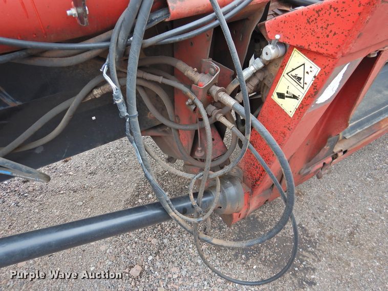 image for item HN9108 2000 Case IH 1042  draper head