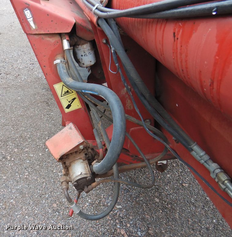 image for item HN9108 2000 Case IH 1042  draper head