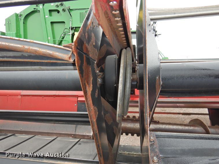 image for item HN9108 2000 Case IH 1042  draper head