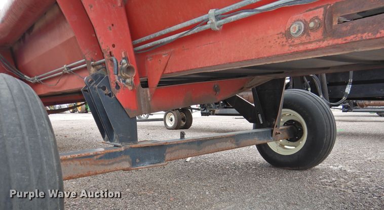 image for item HN9108 2000 Case IH 1042  draper head