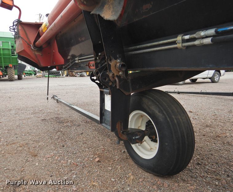 image for item HN9108 2000 Case IH 1042  draper head