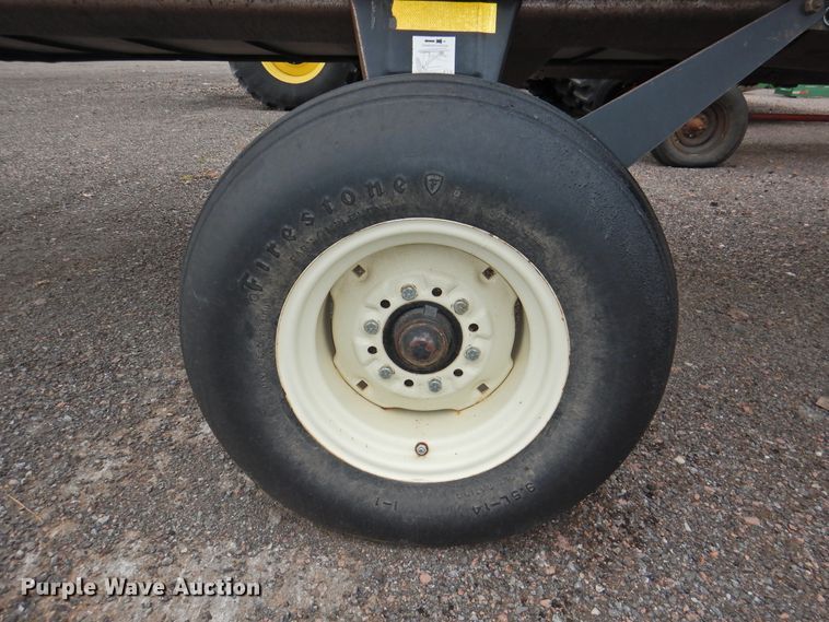 image for item HN9108 2000 Case IH 1042  draper head