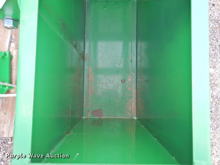 image for item HN9109 John Deere ballast box