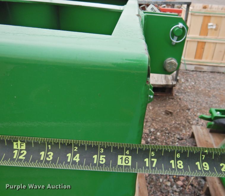 image for item HN9109 John Deere ballast box