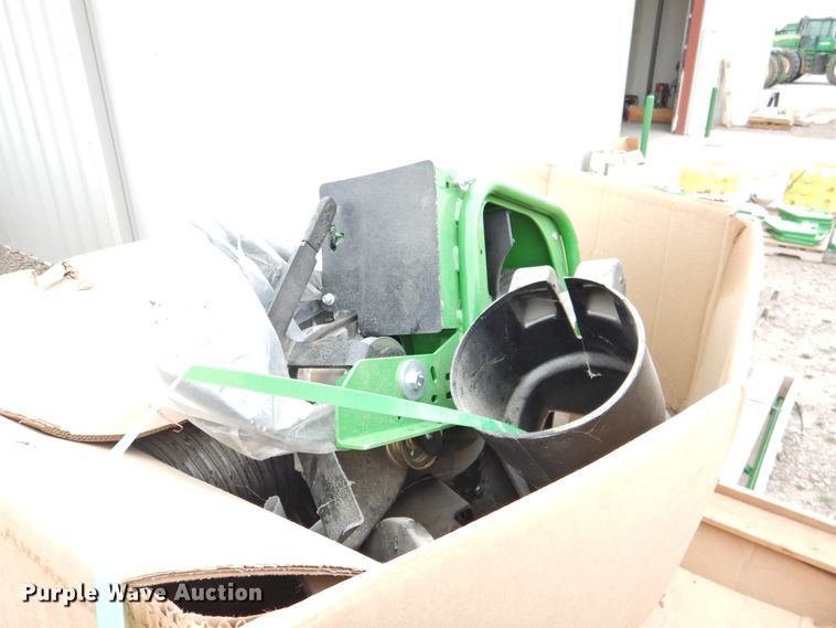 image for item HN9110 John Deere 7 Iron MCS bagger kit