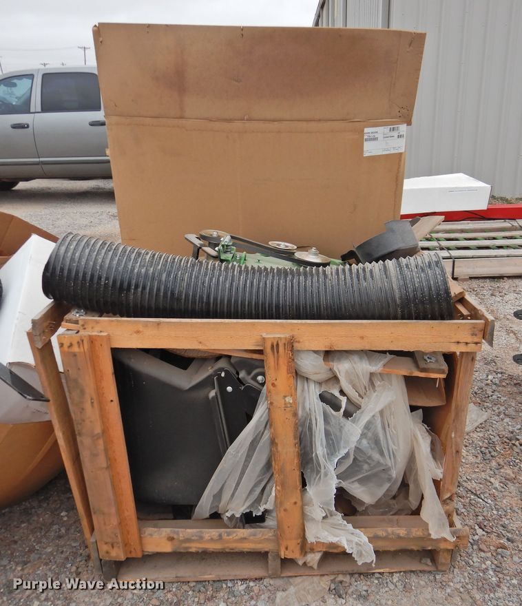 image for item HN9111 John Deere 7 Iron MCS bagger kit