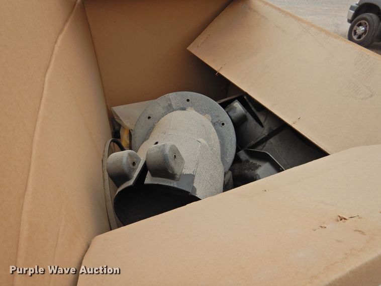 image for item HN9111 John Deere 7 Iron MCS bagger kit