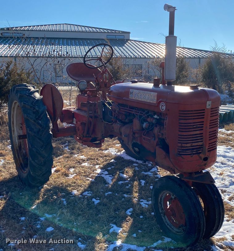 image for item HR9420 Farmall Super C  tractor