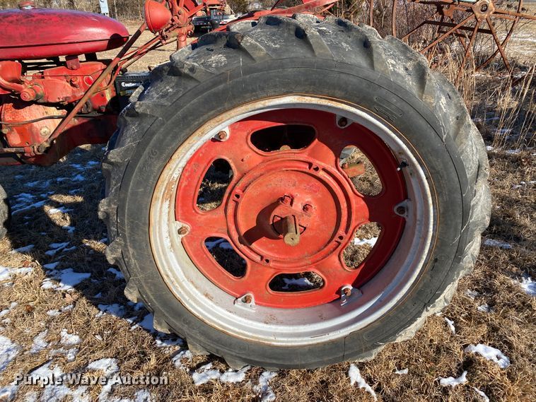 image for item HR9420 Farmall Super C  tractor