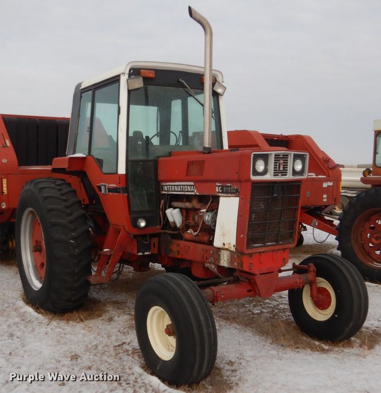 image for item HS9849 International Hydro 186  tractor