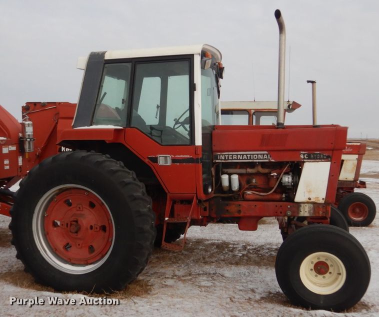 image for item HS9849 International Hydro 186  tractor