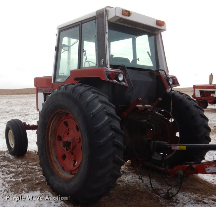 image for item HS9849 International Hydro 186  tractor