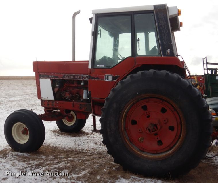 image for item HS9849 International Hydro 186  tractor