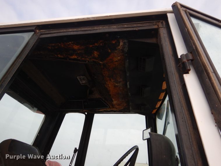 image for item HS9849 International Hydro 186  tractor