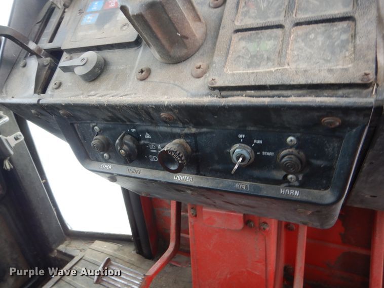 image for item HS9849 International Hydro 186  tractor