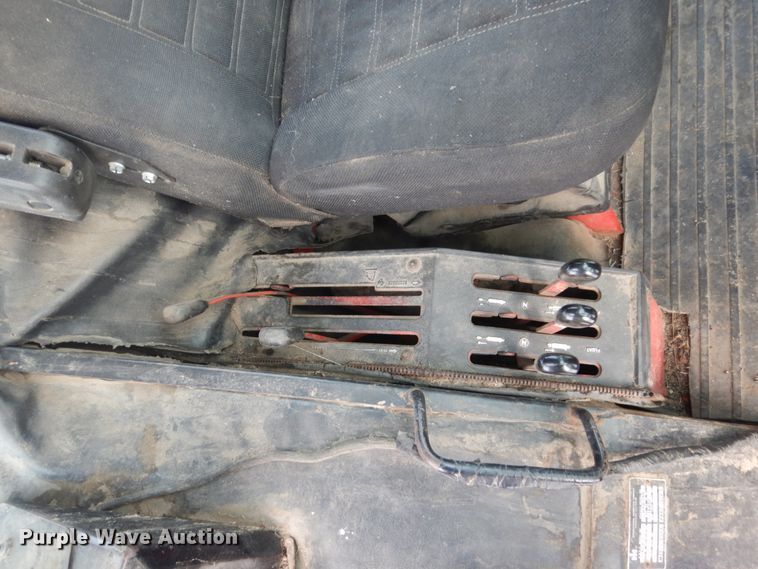 image for item HS9849 International Hydro 186  tractor