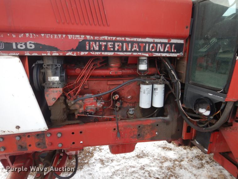 image for item HS9849 International Hydro 186  tractor