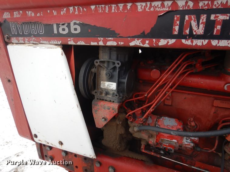 image for item HS9849 International Hydro 186  tractor