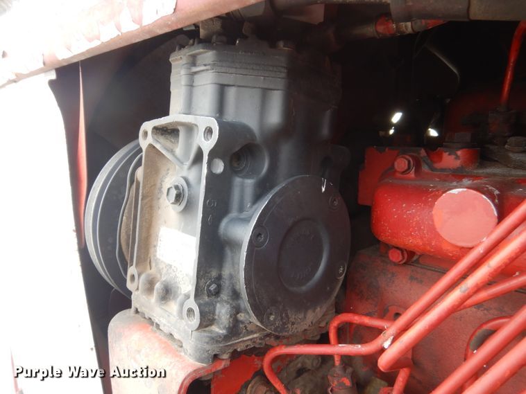 image for item HS9849 International Hydro 186  tractor