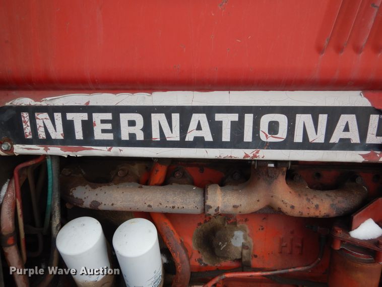 image for item HS9849 International Hydro 186  tractor