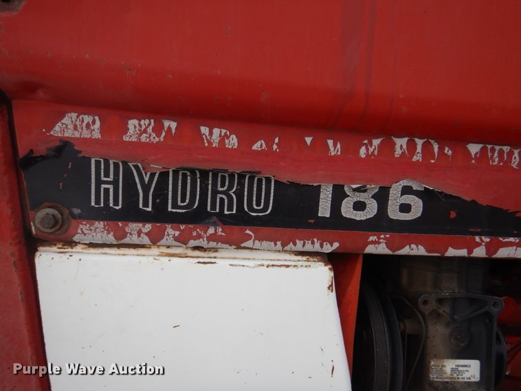 image for item HS9849 International Hydro 186  tractor