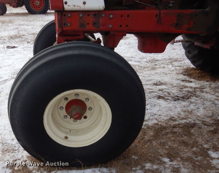 image for item HS9849 International Hydro 186  tractor