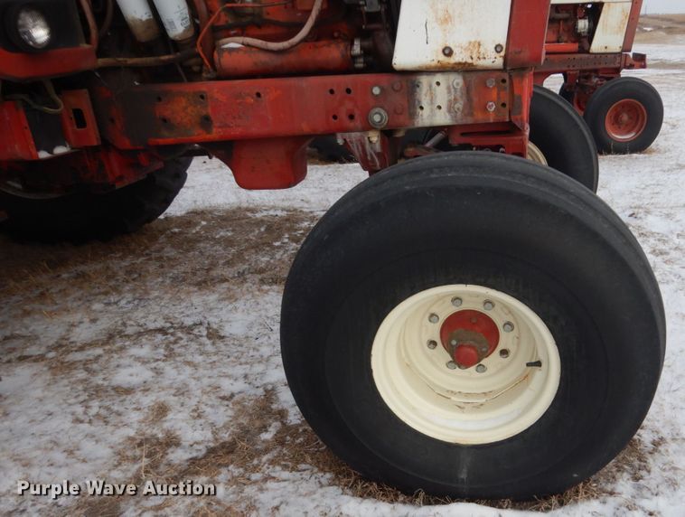 image for item HS9849 International Hydro 186  tractor