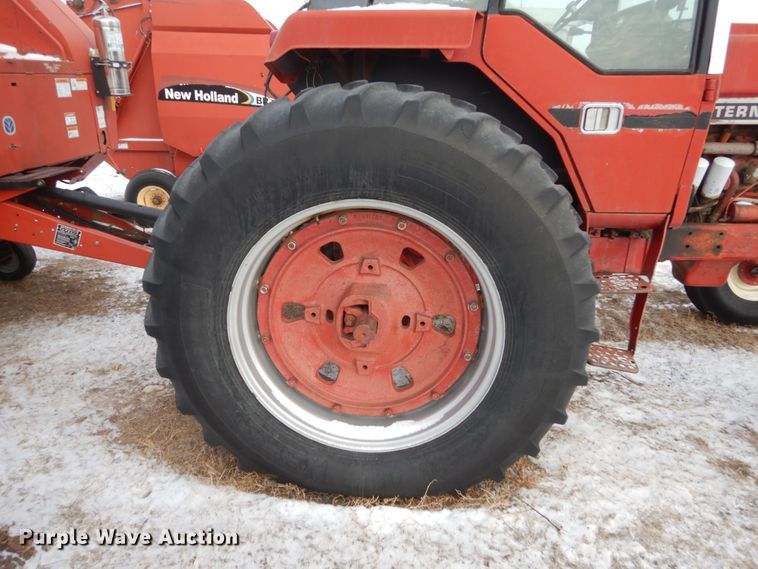 image for item HS9849 International Hydro 186  tractor