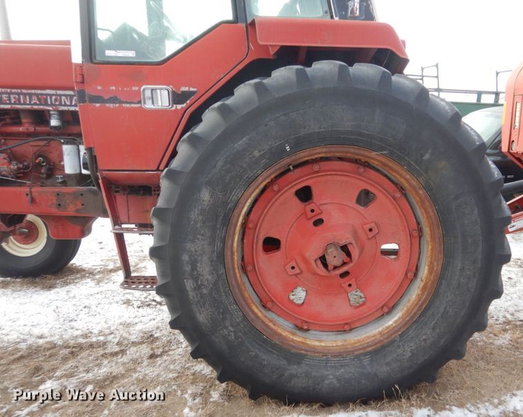 image for item HS9849 International Hydro 186  tractor