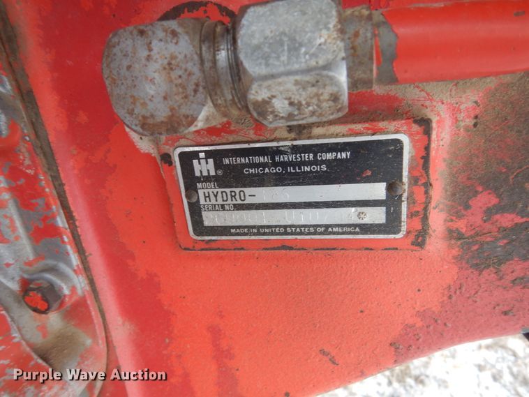 image for item HS9849 International Hydro 186  tractor