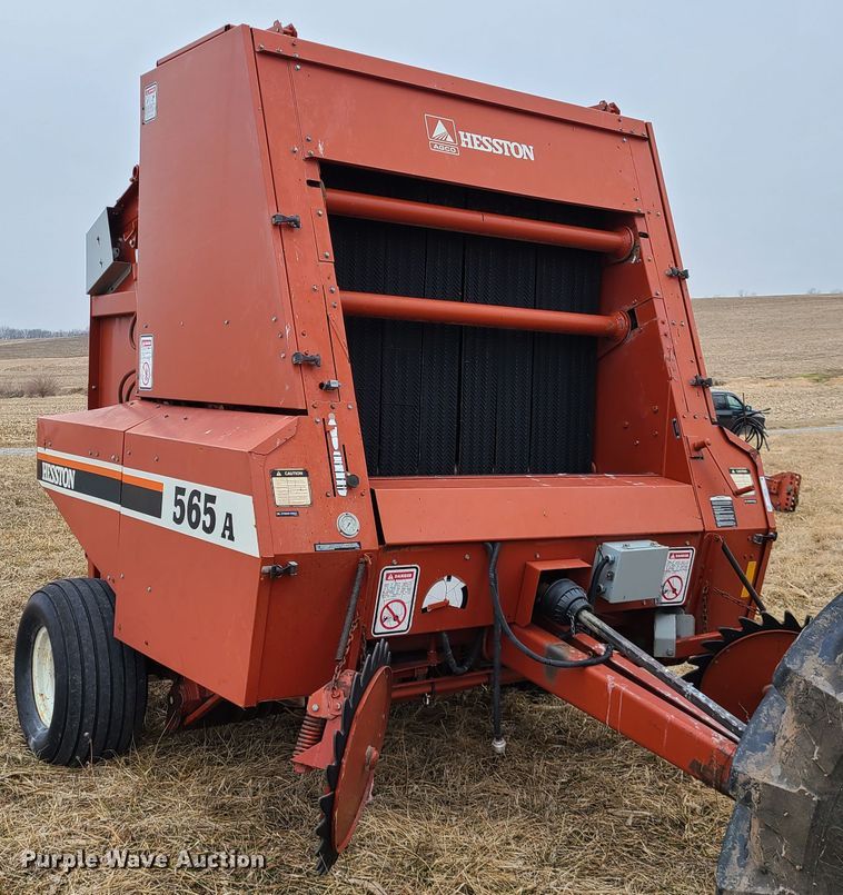 image for item IA9248 1994 Hesston 565A  round baler