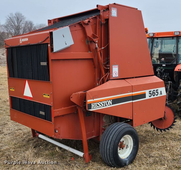 image for item IA9248 1994 Hesston 565A  round baler