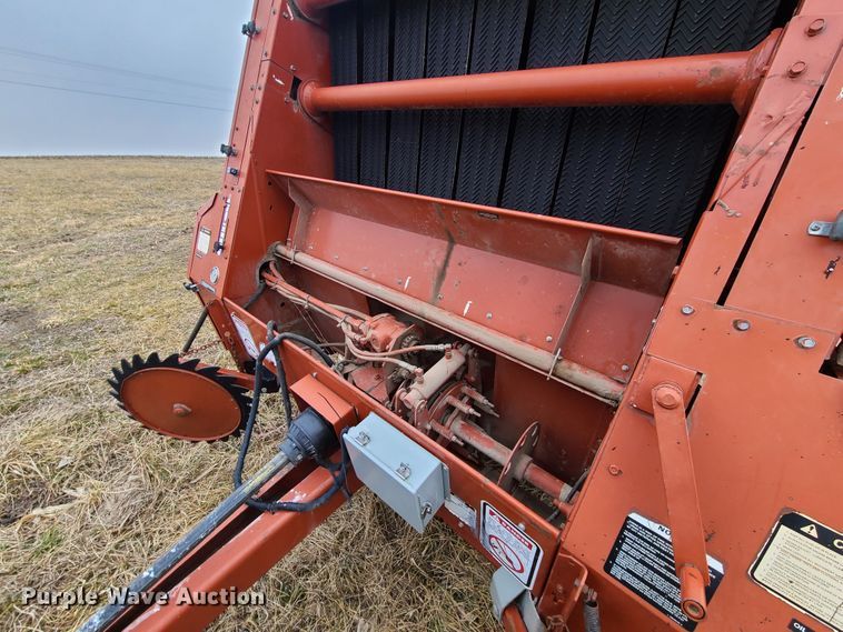 image for item IA9248 1994 Hesston 565A  round baler