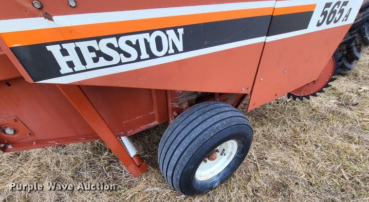 image for item IA9248 1994 Hesston 565A  round baler