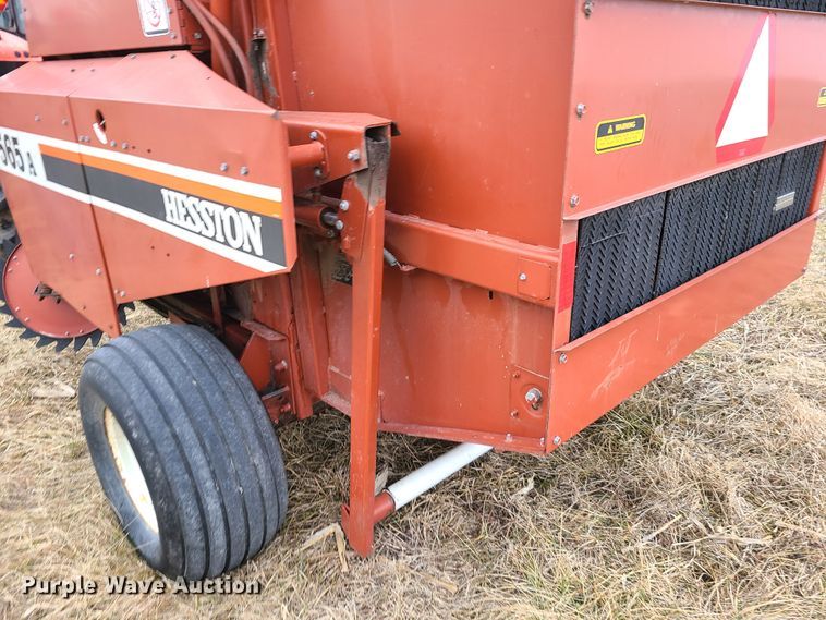 image for item IA9248 1994 Hesston 565A  round baler
