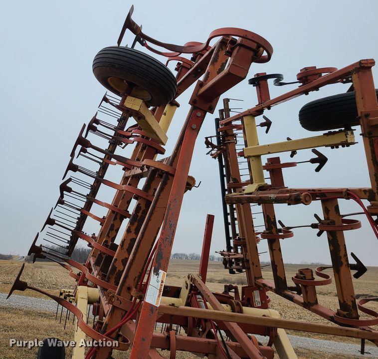 image for item IA9250 Krause 4223  field cultivator