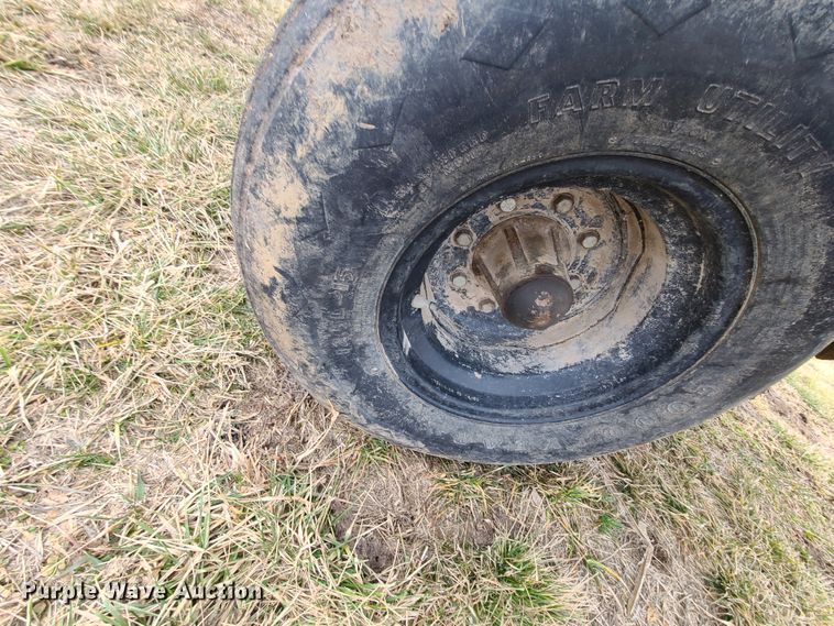 image for item IA9251 CrustBuster DR3400  grain drill