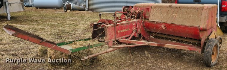 image for item IA9252 New Holland S67  small square baler