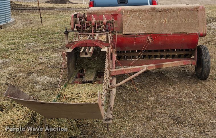 image for item IA9252 New Holland S67  small square baler