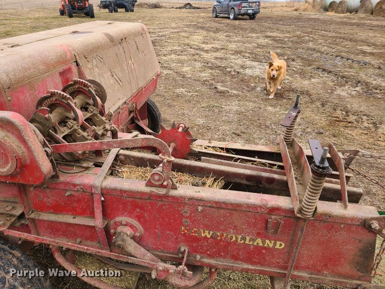 image for item IA9252 New Holland S67  small square baler