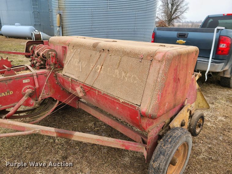 image for item IA9252 New Holland S67  small square baler