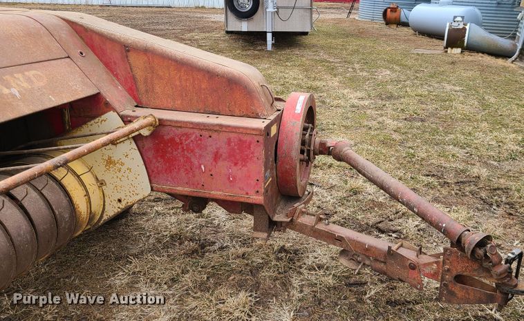 image for item IA9252 New Holland S67  small square baler