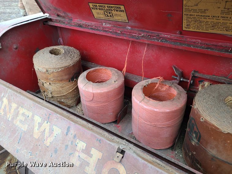 image for item IA9252 New Holland S67  small square baler